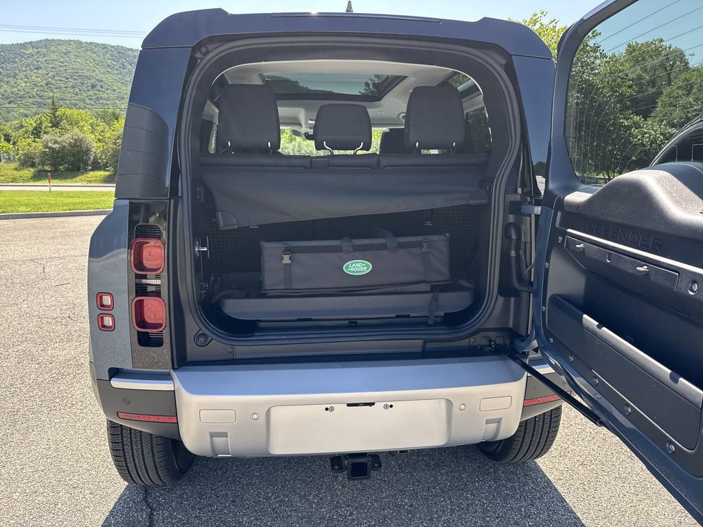 New 2025 Land Rover Defender 90 S image 12