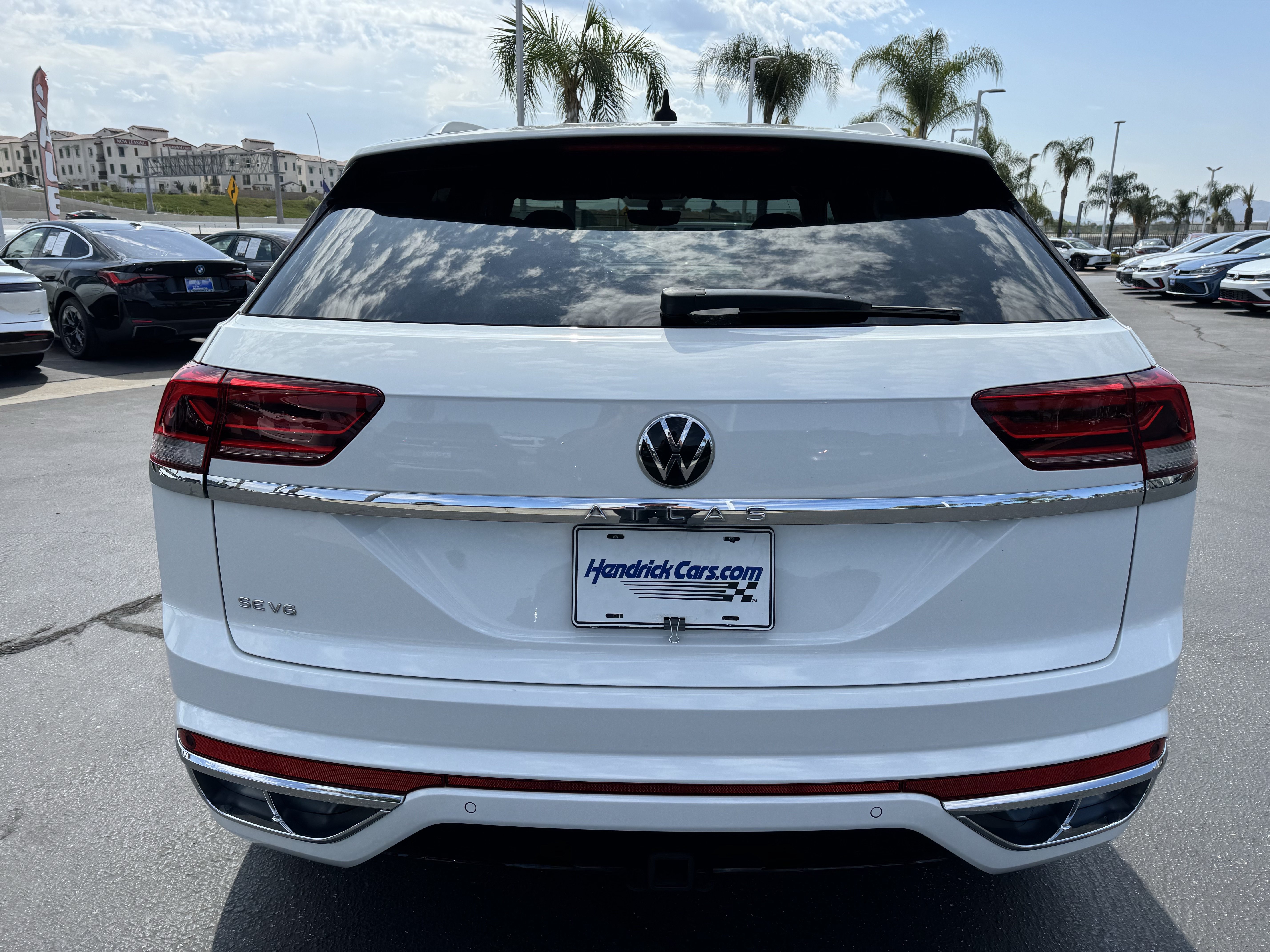 Used 2021 Volkswagen Atlas Cross Sport SE w/ Panoramic Sunroof Package FWD image 8