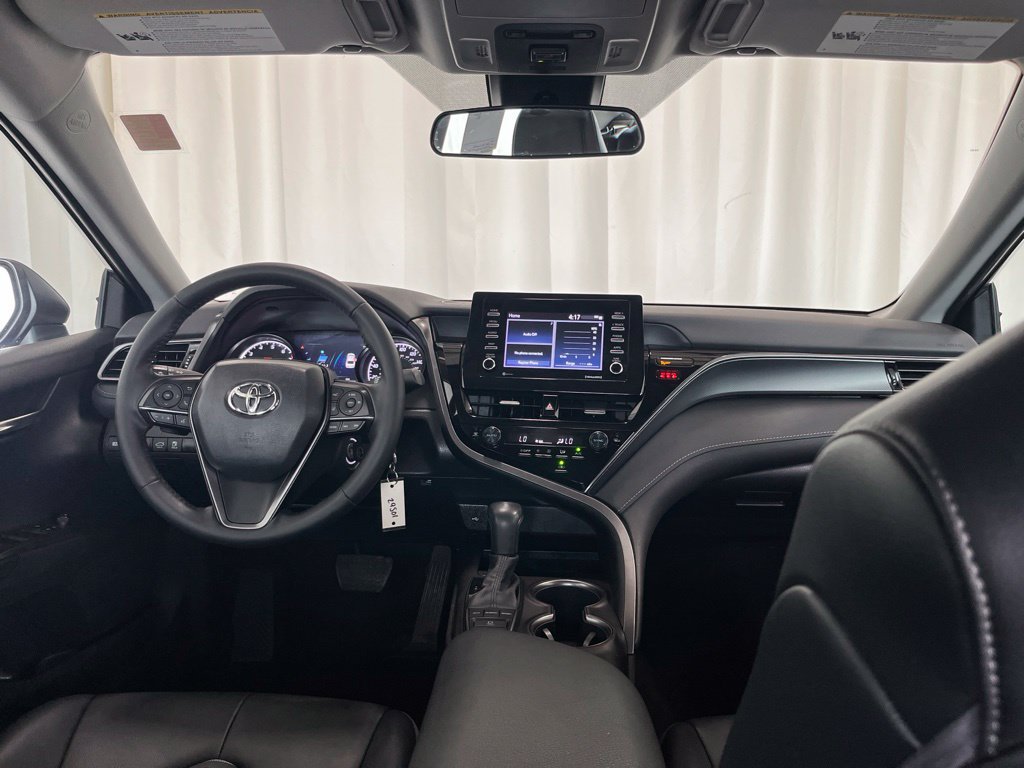 Used 2023 Toyota Camry SE AWD/4WD image 9