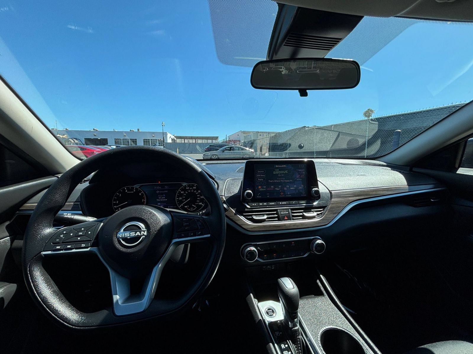 Used 2025 Nissan Altima 2.5 SV FWD image 34