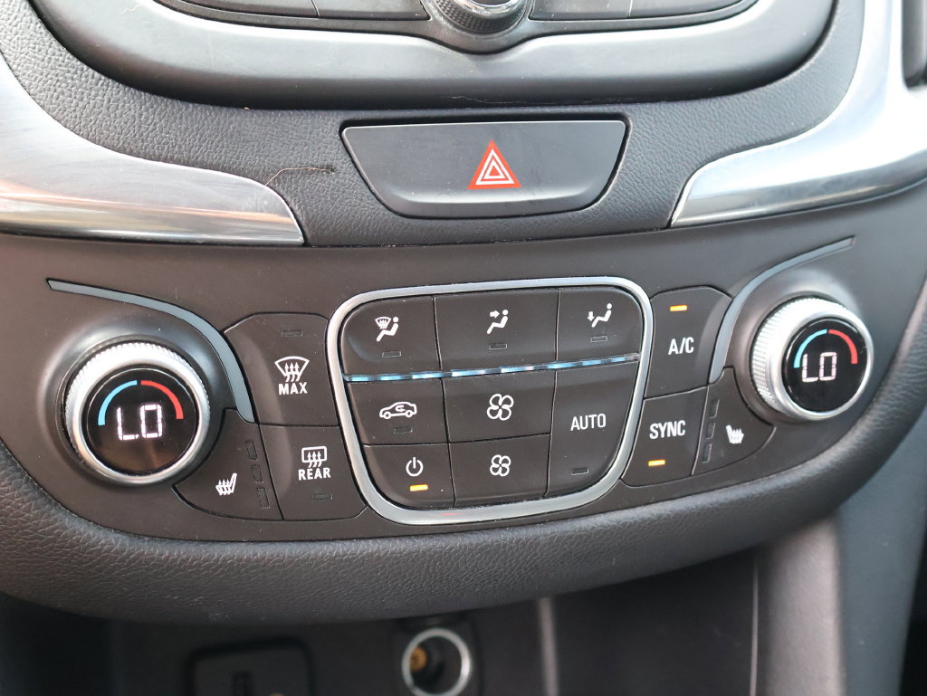Used 2018 Chevrolet Equinox LT FWD image 35