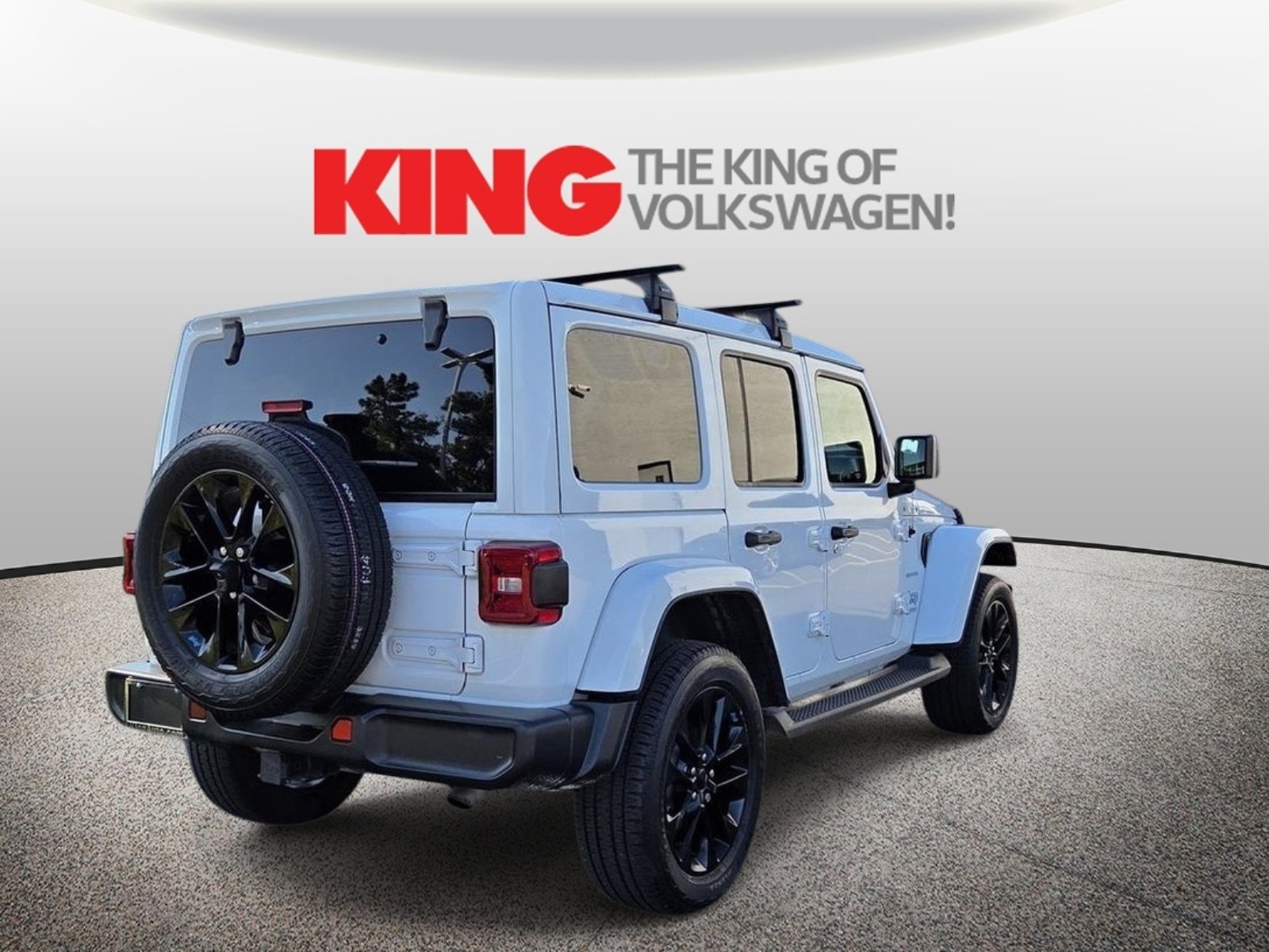 Used 2022 Jeep Wrangler Unlimited Sahara w/ Cold Weather Group AWD/4WD image 3
