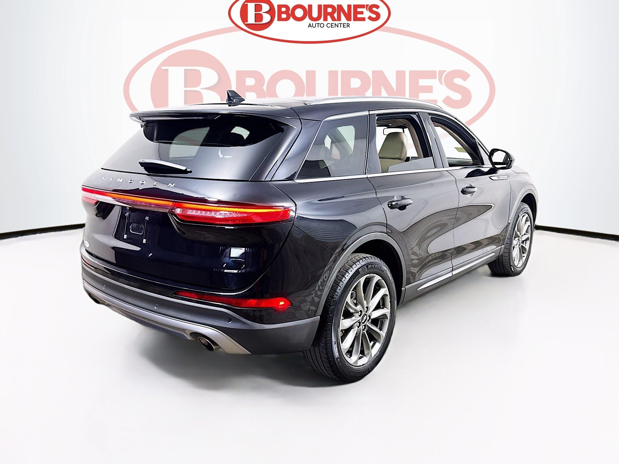 Used 2022 Lincoln Corsair AWD w/ Premium Package image 11