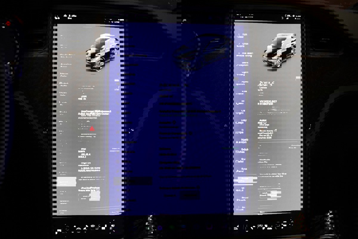 Used 2020 Tesla Model X image 20