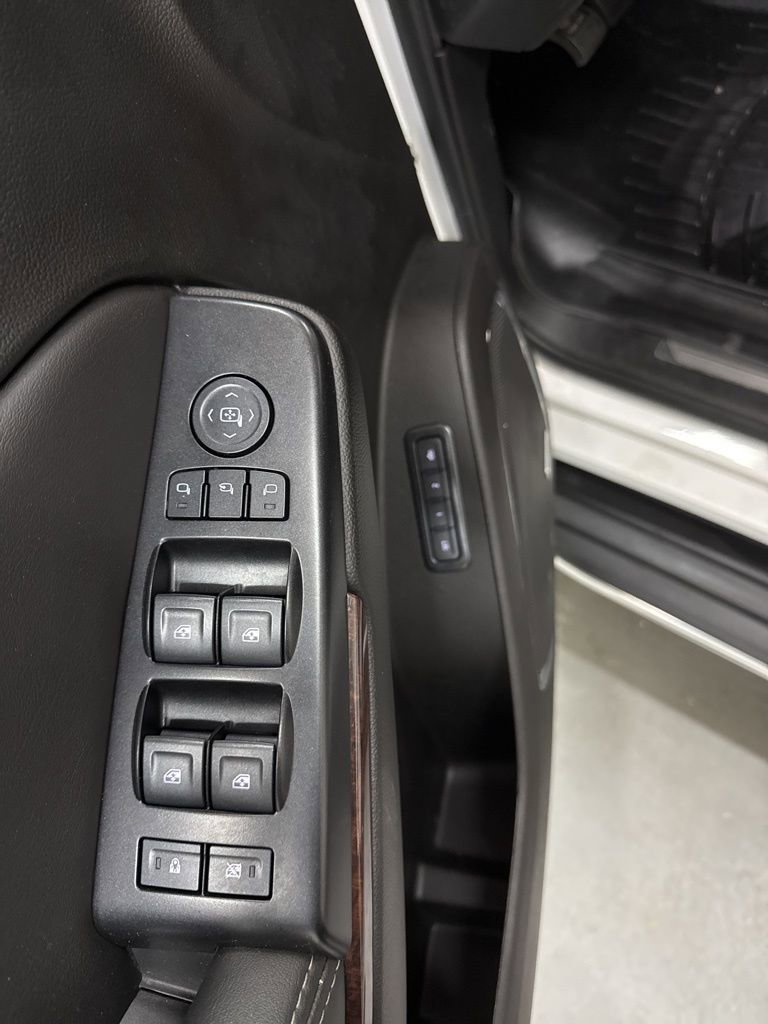 Used 2020 GMC Yukon SLT image 12