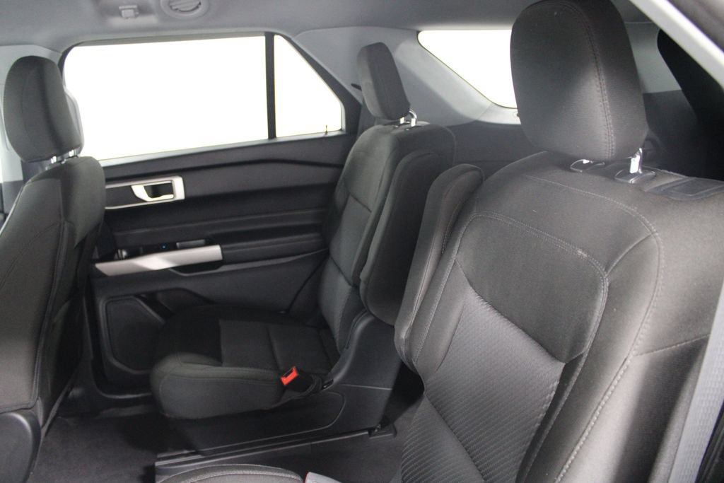 Used 2024 Ford Explorer XLT RWD image 18