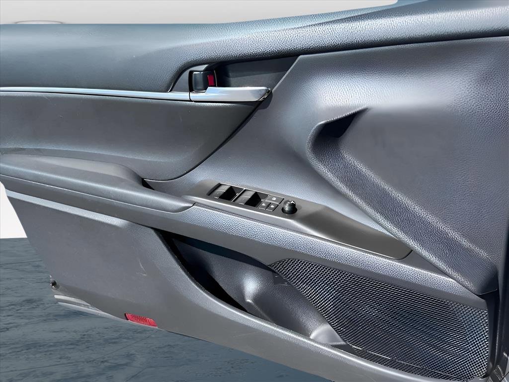 Used 2023 Toyota Camry SE image 16