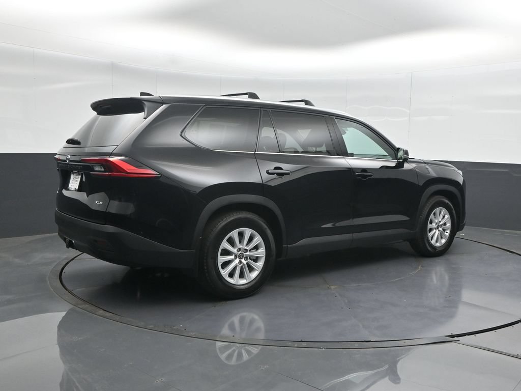 Used 2024 Toyota Grand Highlander AWD image 2