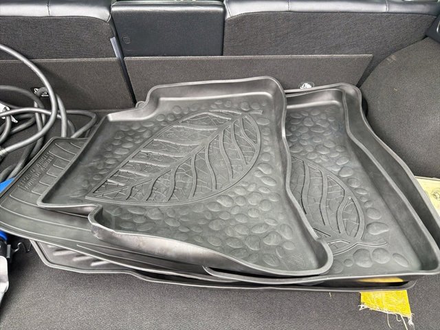 Used 2018 Toyota Prius Prime Premium image 37