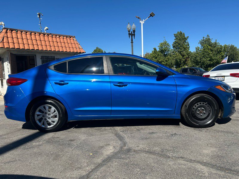 Used 2018 Hyundai Elantra SE image 3