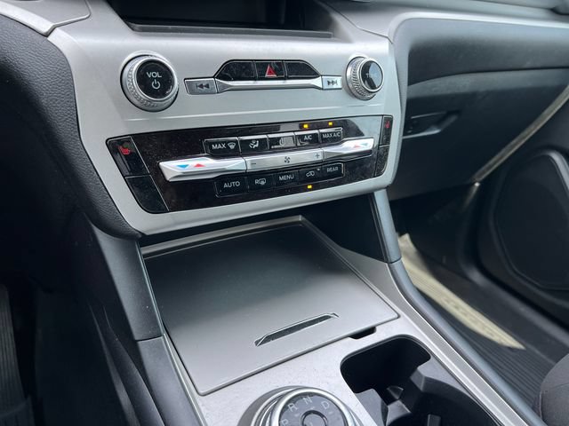 Used 2022 Ford Explorer XLT RWD image 26