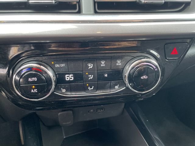 Used 2024 Chevrolet Trax ACTIV w/ Driver Confidence Package image 35