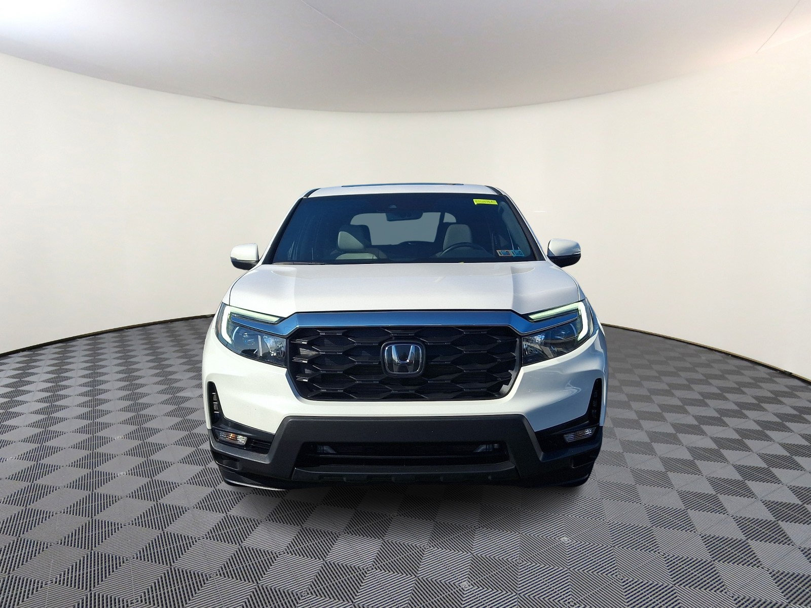 Used 2023 Honda Passport EX-L image 2