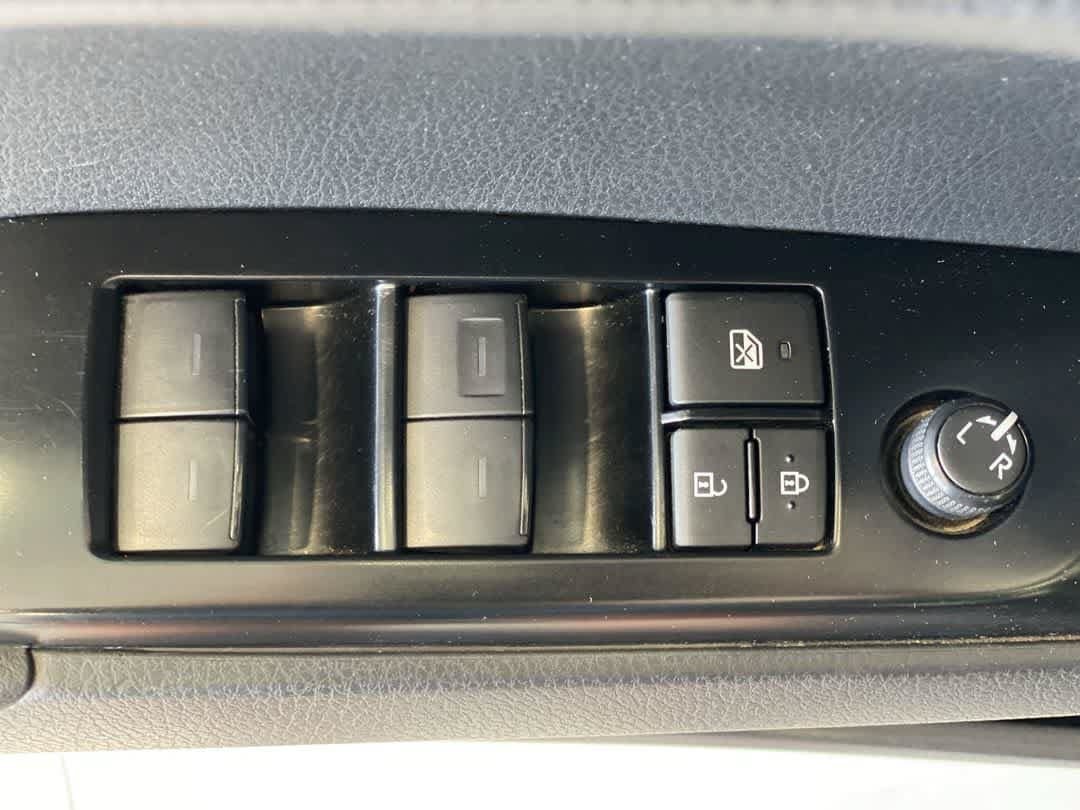 Used 2025 Toyota Camry LE FWD image 16