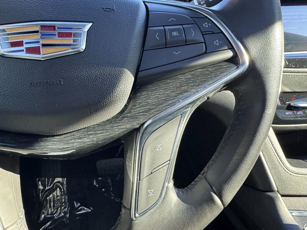 Used 2021 Cadillac XT5 Premium Luxury w/ LPO, Floor Liner Package FWD image 19