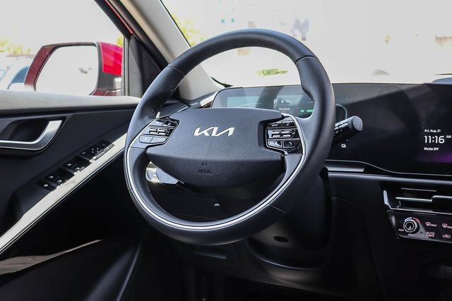 Certified 2025 Kia Niro EX FWD image 16
