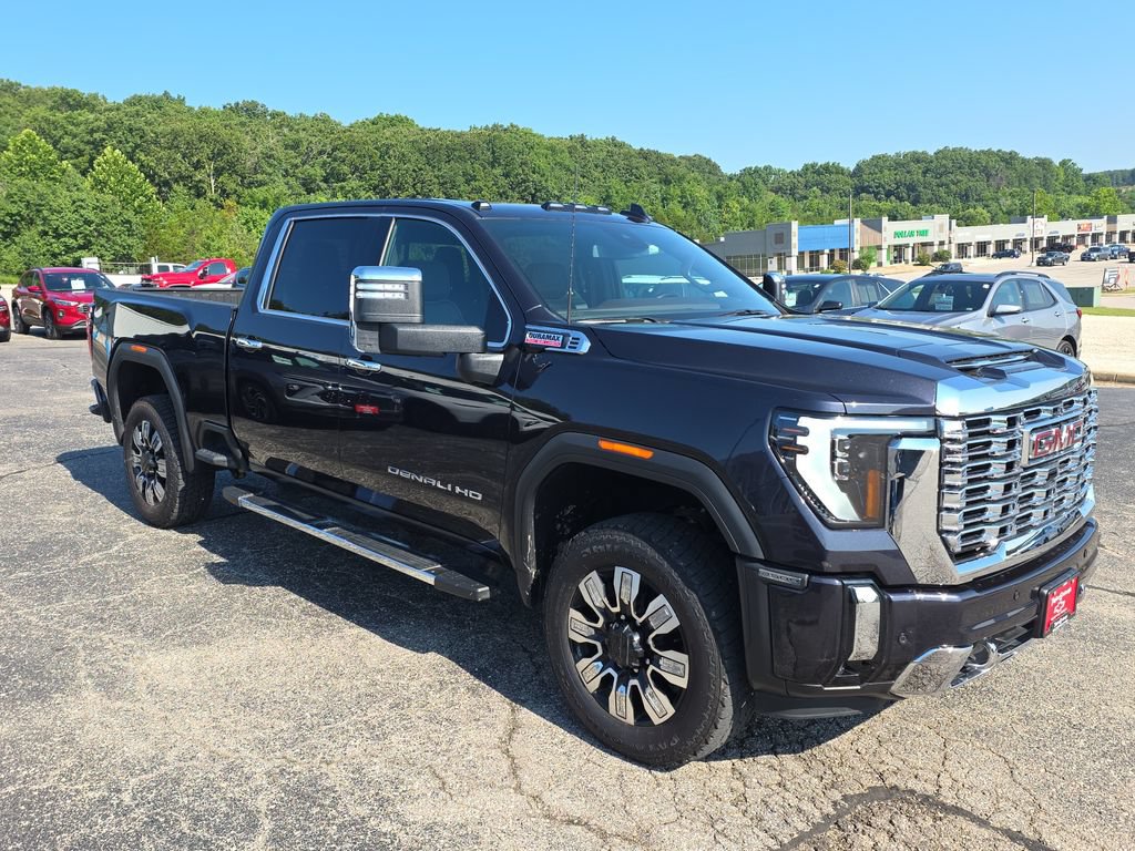 Used 2025 GMC Sierra 2500 Denali AWD/4WD image 2