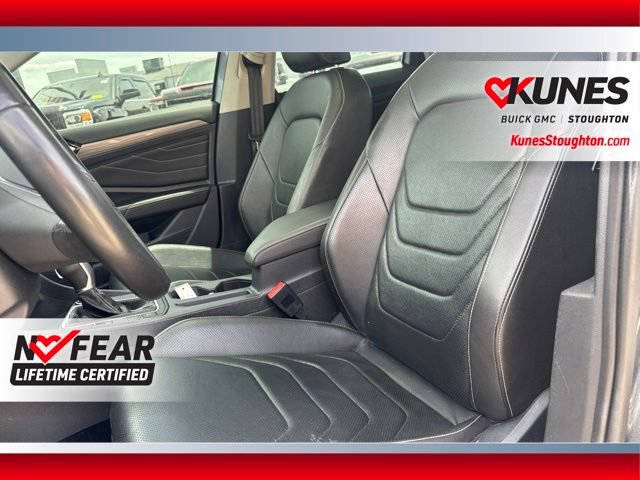 Used 2024 Volkswagen Jetta SEL FWD image 11