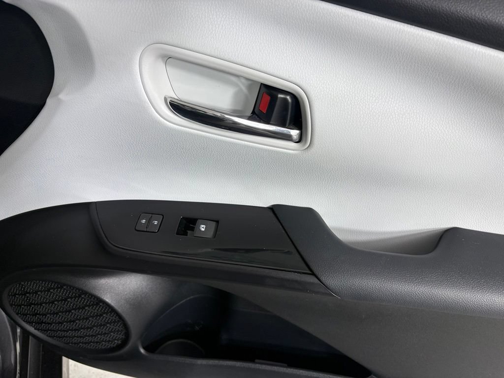Used 2018 Toyota Prius Prime Premium w/ Carpet Mat Package FWD image 12