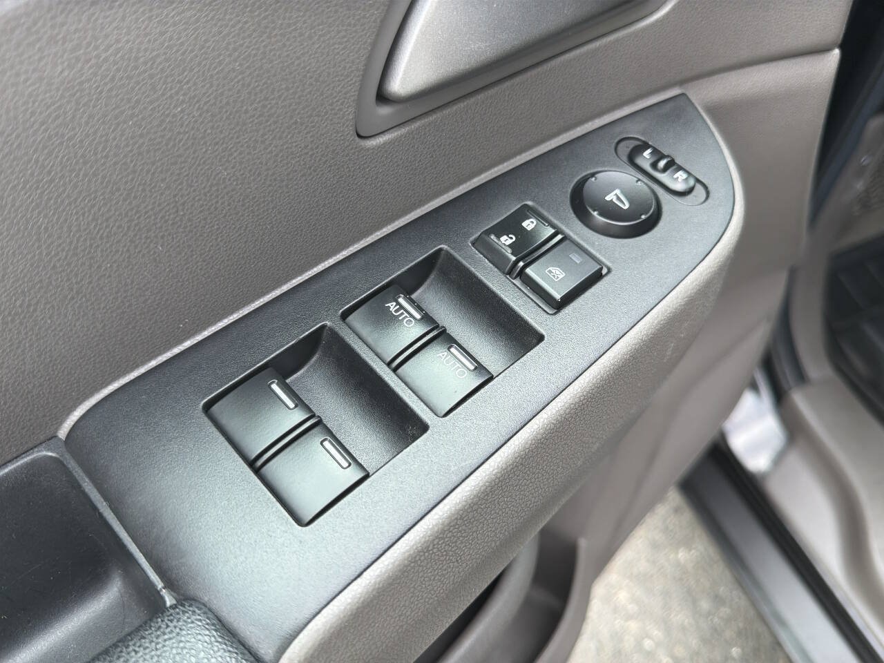 Used 2012 Honda Odyssey EX-L image 30