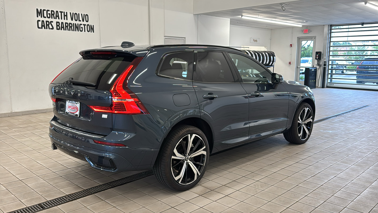 Used 2024 Volvo XC60 T8 Ultimate w/ Protection Package Premier AWD/4WD image 5