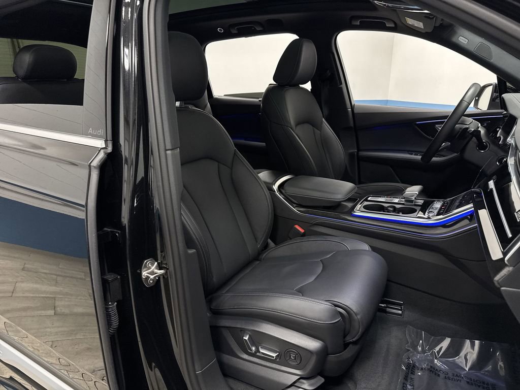 Used 2025 Audi Q7 3.0T Prestige w/ Prestige Package image 33