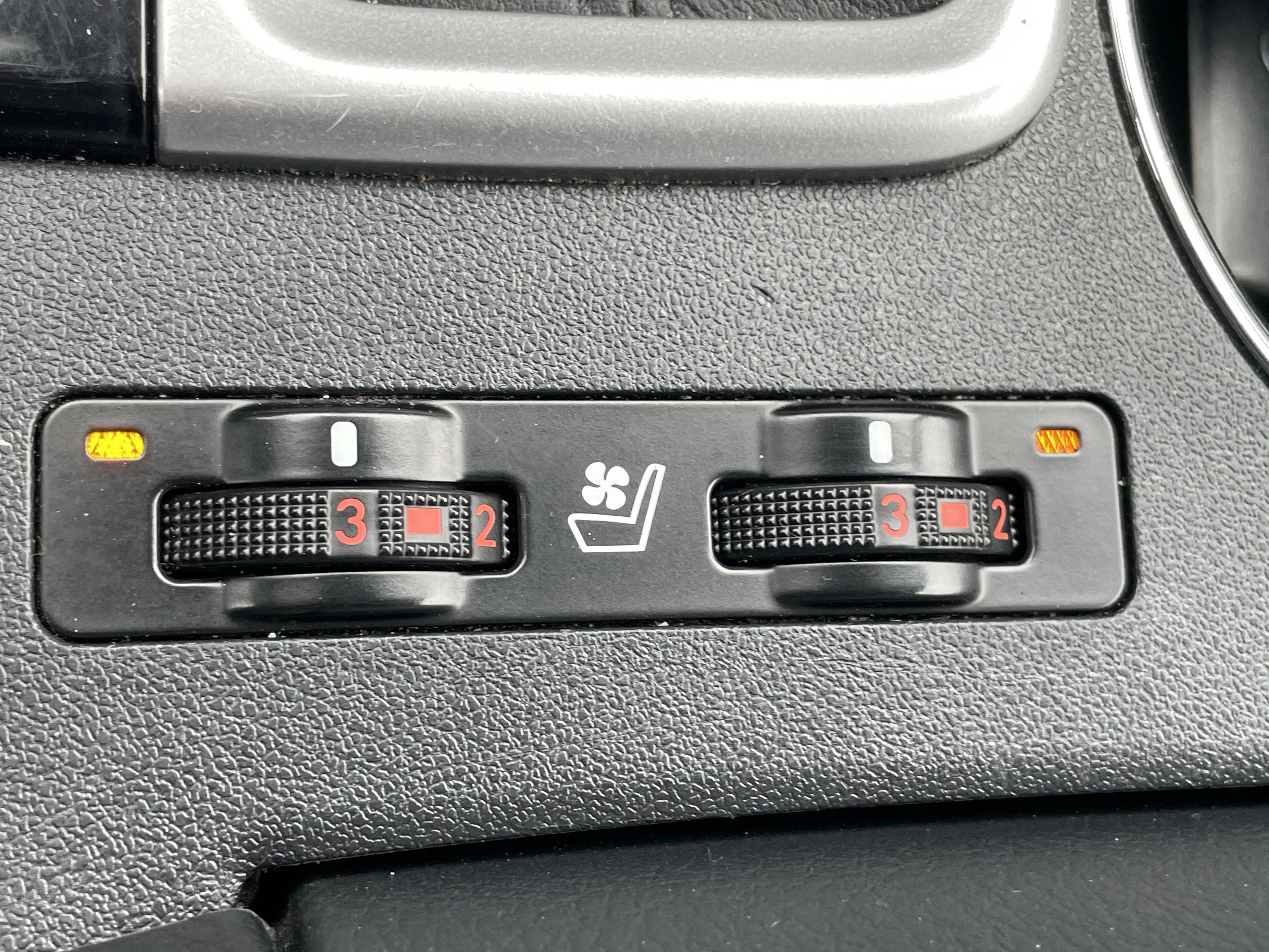 Used 2017 Toyota Highlander Limited w/ Protection Package #3 image 25