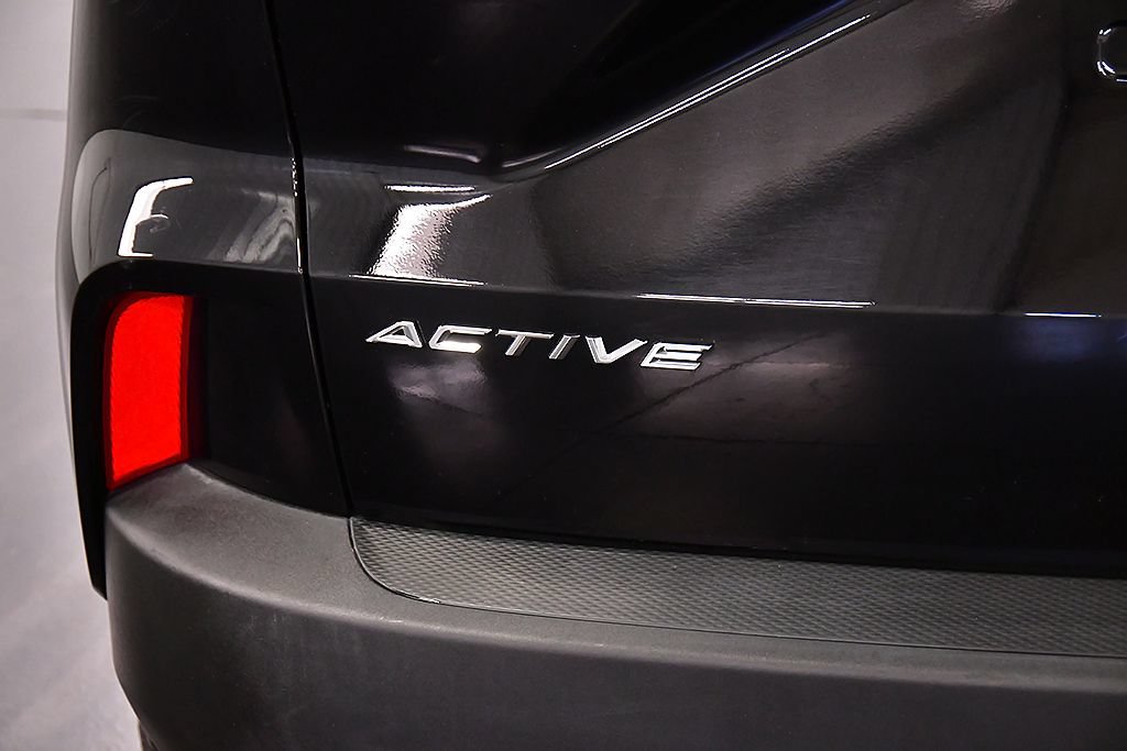 Used 2025 Ford Escape Active AWD/4WD image 11