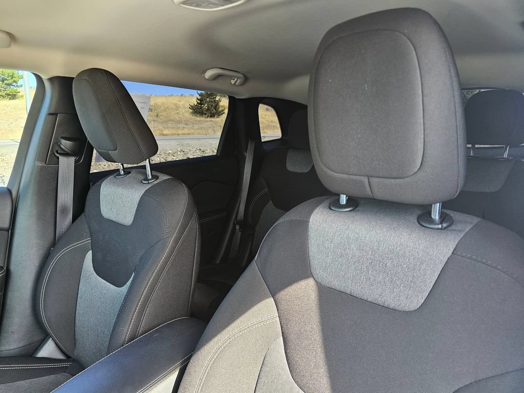 Used 2017 Jeep Cherokee Sport AWD/4WD image 28
