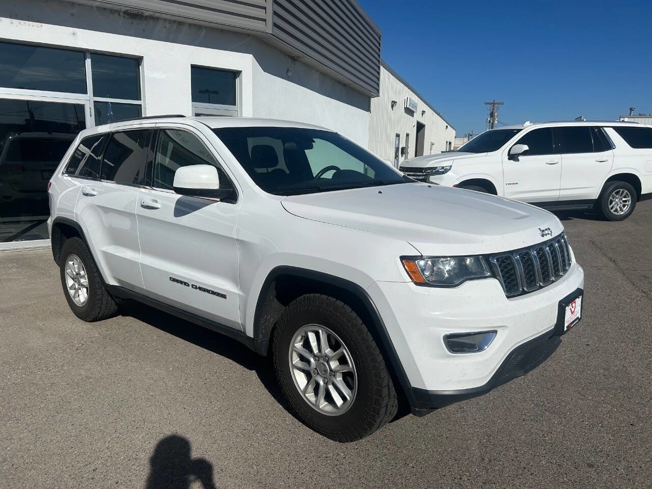 Used 2018 Jeep Grand Cherokee Laredo image 4
