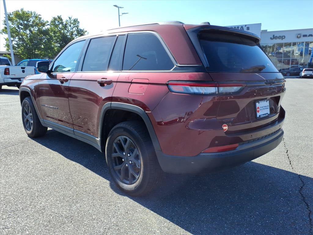 New 2026 Jeep Grand Cherokee Altitude AWD/4WD image 4