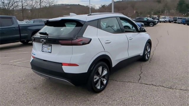 Certified 2022 Chevrolet Bolt EUV LT w/ Convenience Package image 8