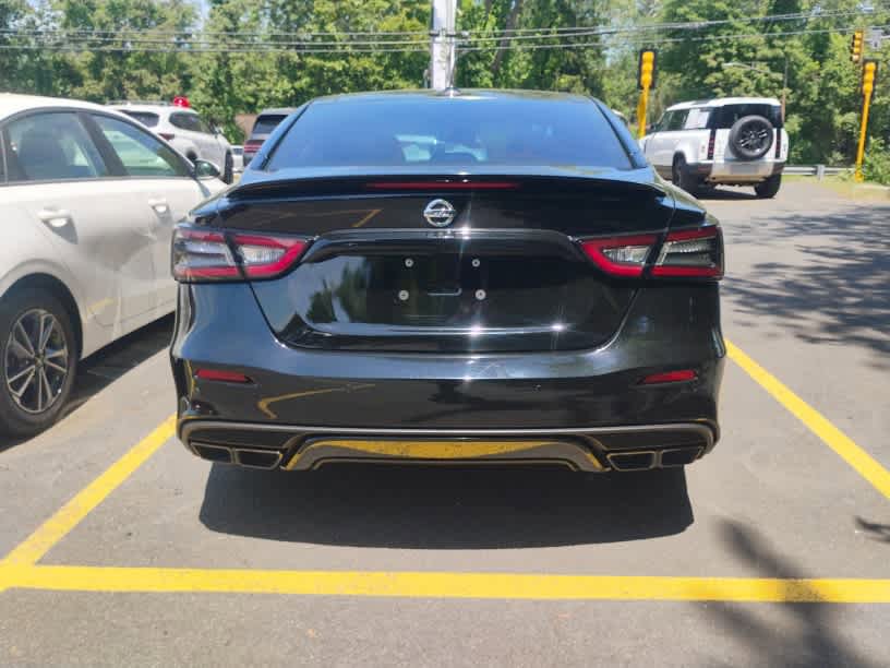 Used 2021 Nissan Maxima SR w/ Sport Mat Group FWD image 6