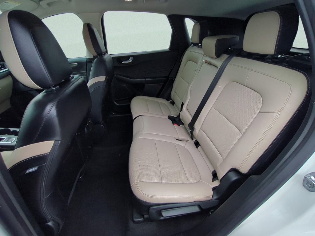 Used 2021 Ford Escape Titanium FWD image 9