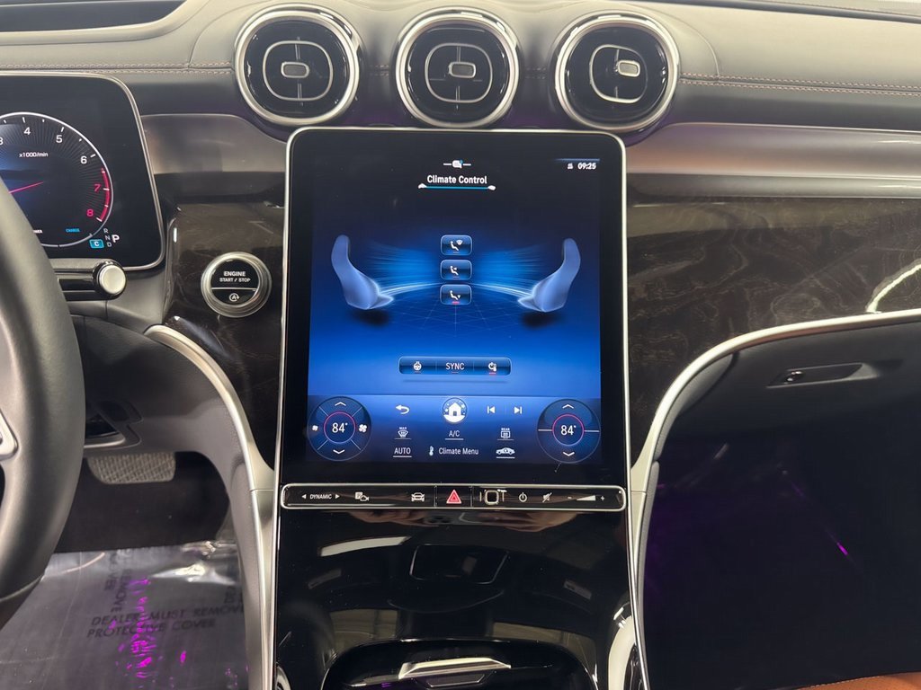 Used 2024 Mercedes-Benz GLC 300 4MATIC image 19