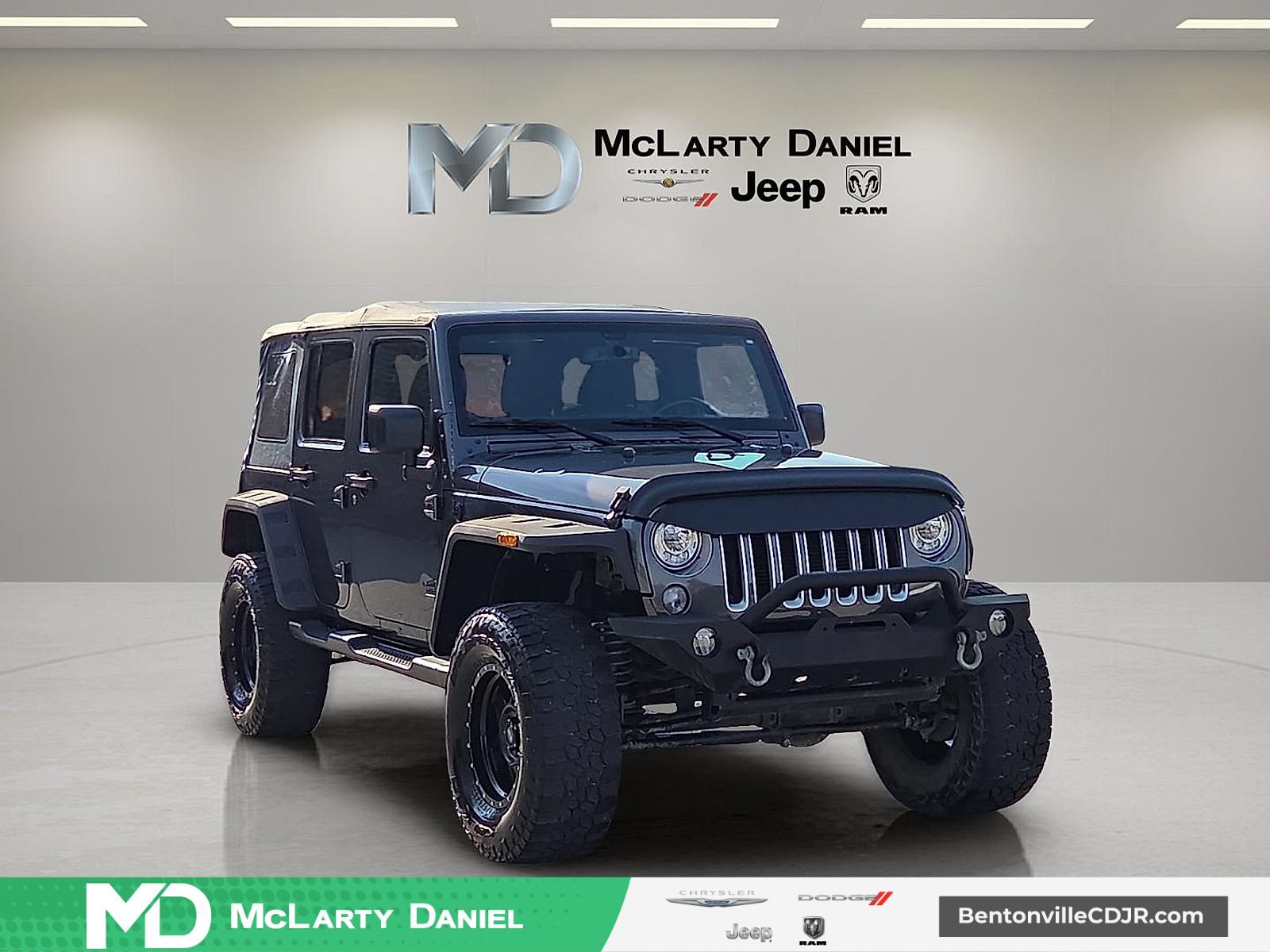 Used 2017 Jeep Wrangler Unlimited Sahara w/ Connectivity Group AWD/4WD video 1