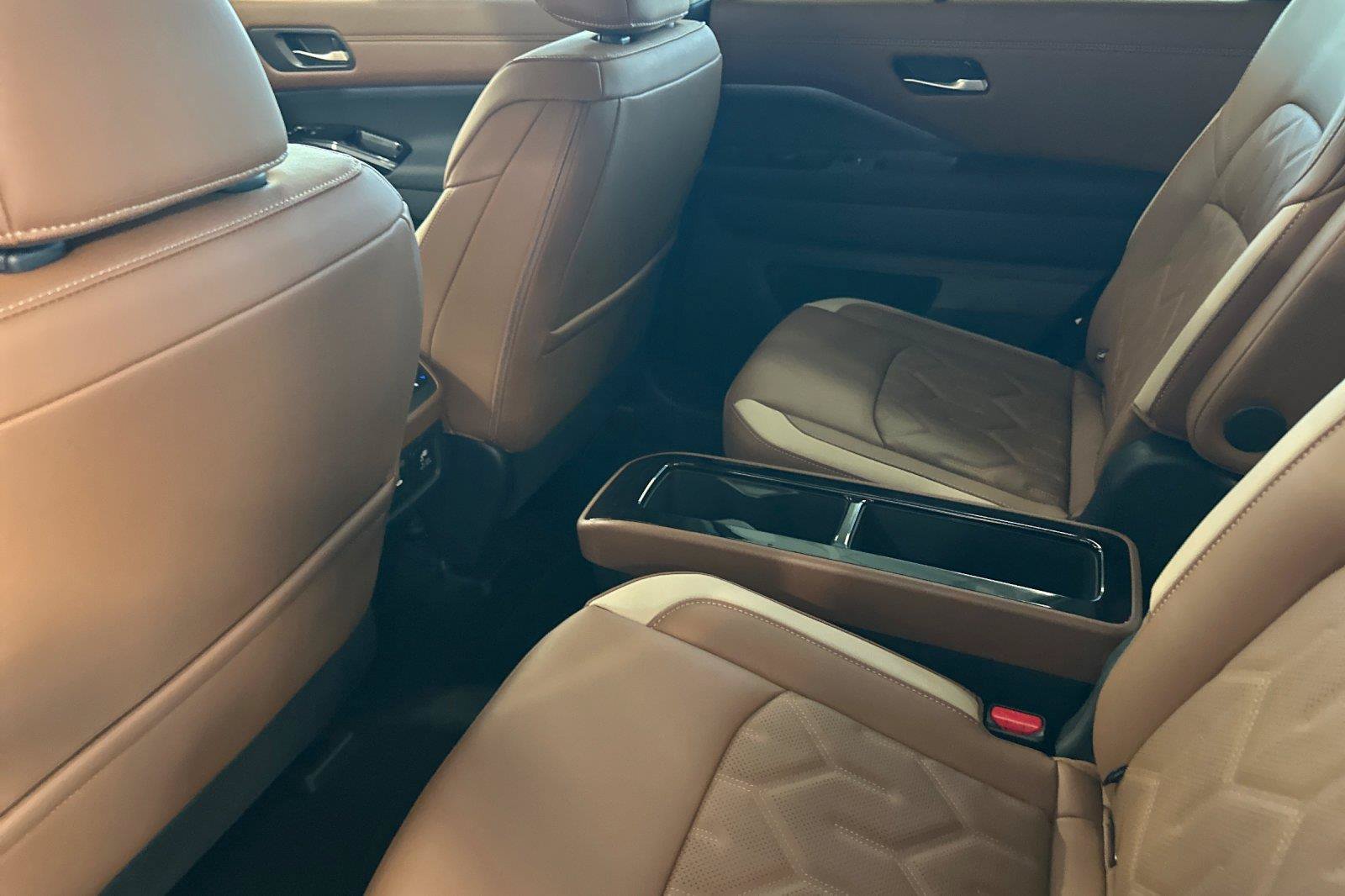 New 2026 Nissan Pathfinder Platinum AWD/4WD image 11