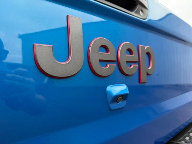 Used 2022 Jeep Gladiator Rubicon w/ LED Lighting Group AWD/4WD image 6