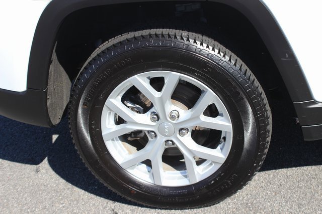 Used 2024 Jeep Grand Cherokee Limited image 34