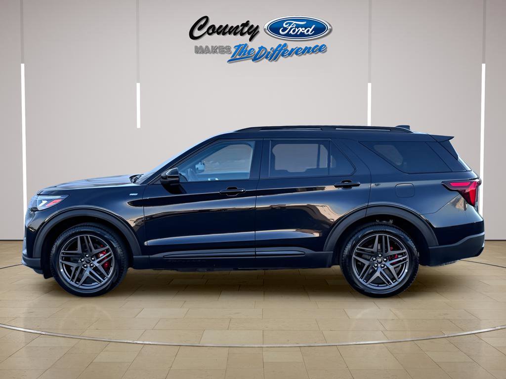 Used 2025 Ford Explorer ST-Line w/ ST-Line Street Pack AWD/4WD image 3