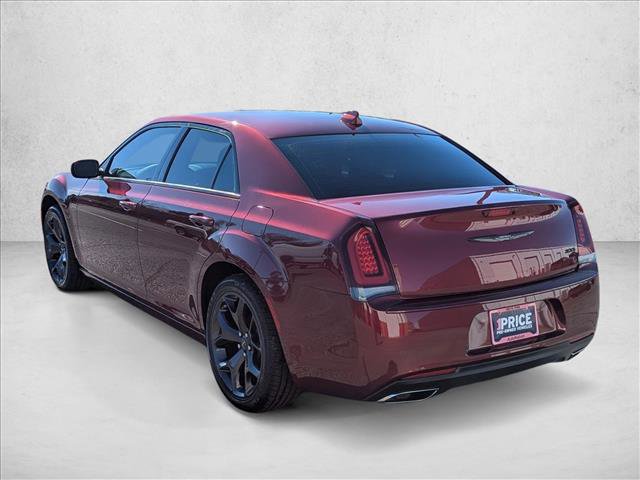 Used 2023 Chrysler 300 Touring w/ Sport Appearance Package image 7