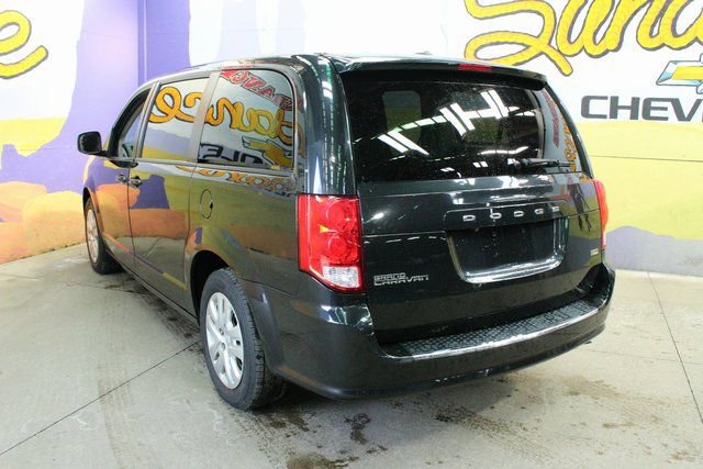 Used 2018 Dodge Grand Caravan SE w/ UConnect Hands-Free Group image 6
