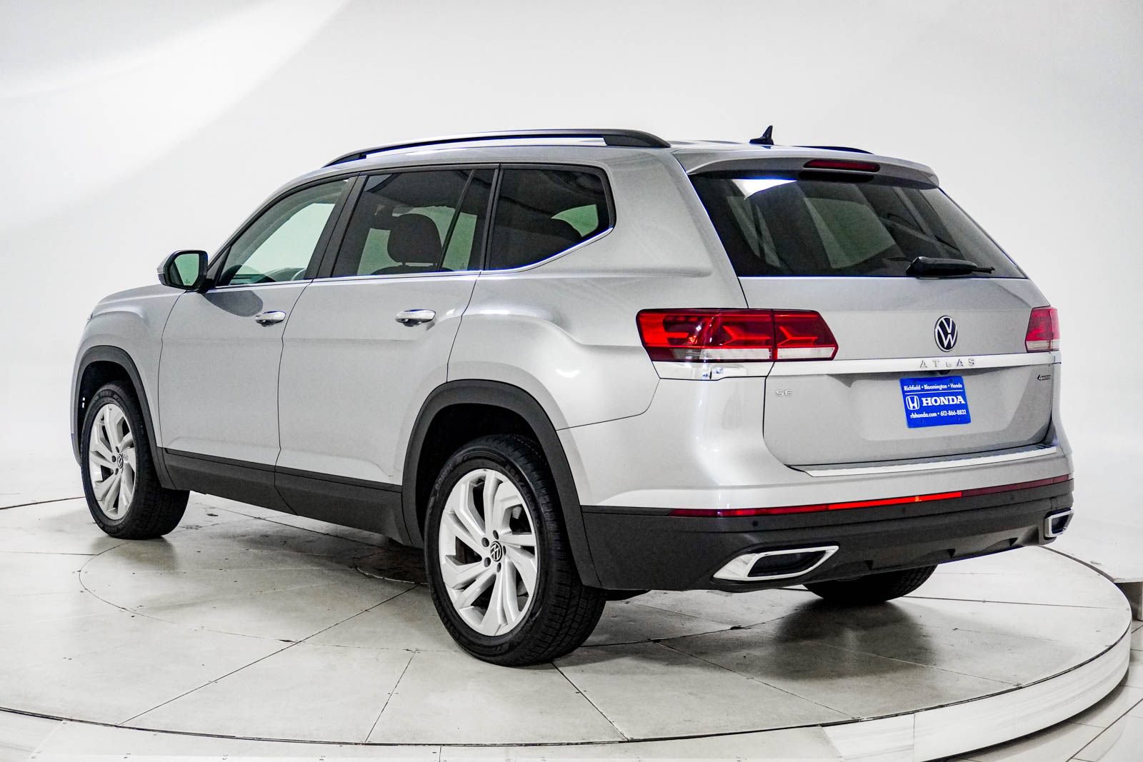 Used 2023 Volkswagen Atlas SE w/ Panoramic Sunroof Package AWD/4WD image 5