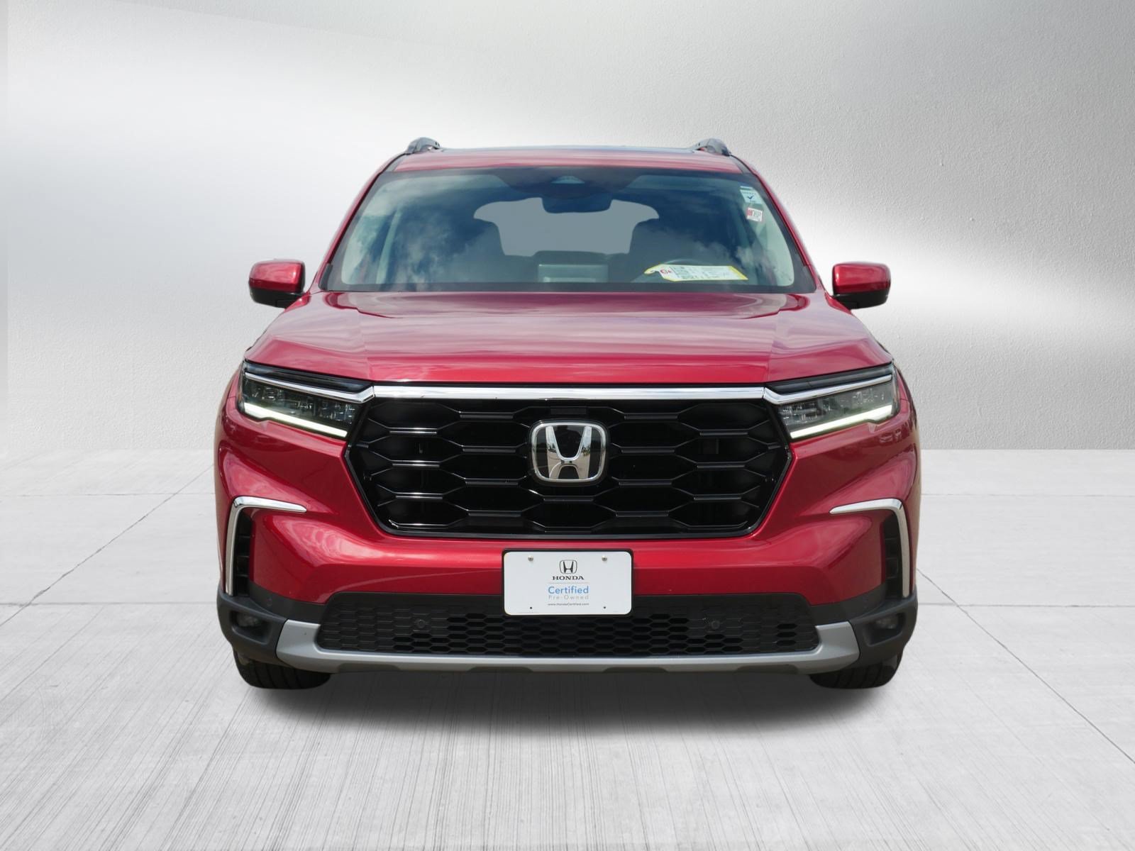Certified 2023 Honda Pilot Touring image 2