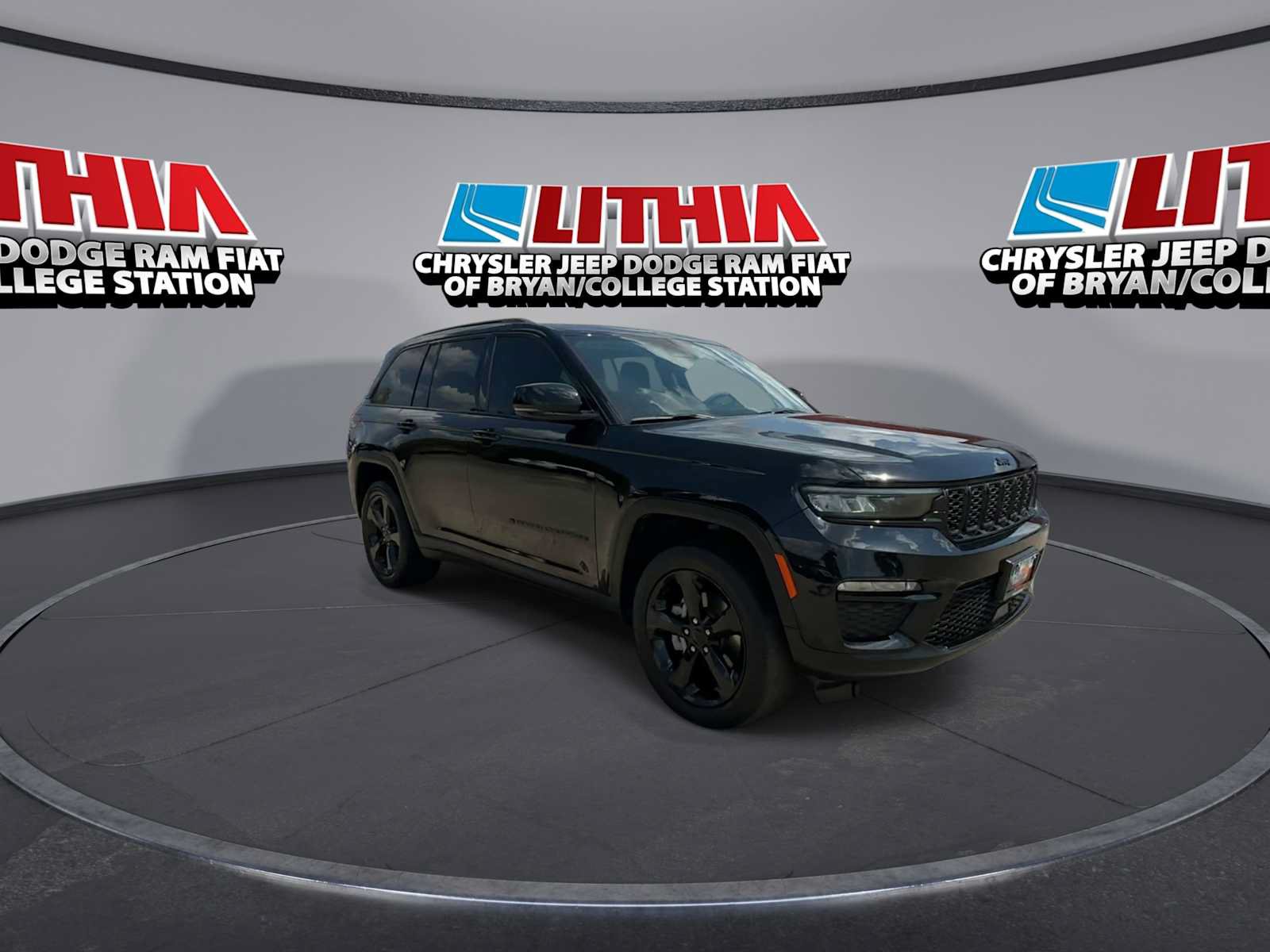 Used 2023 Jeep Grand Cherokee Limited w/ Black Appearance Package AWD/4WD video 2
