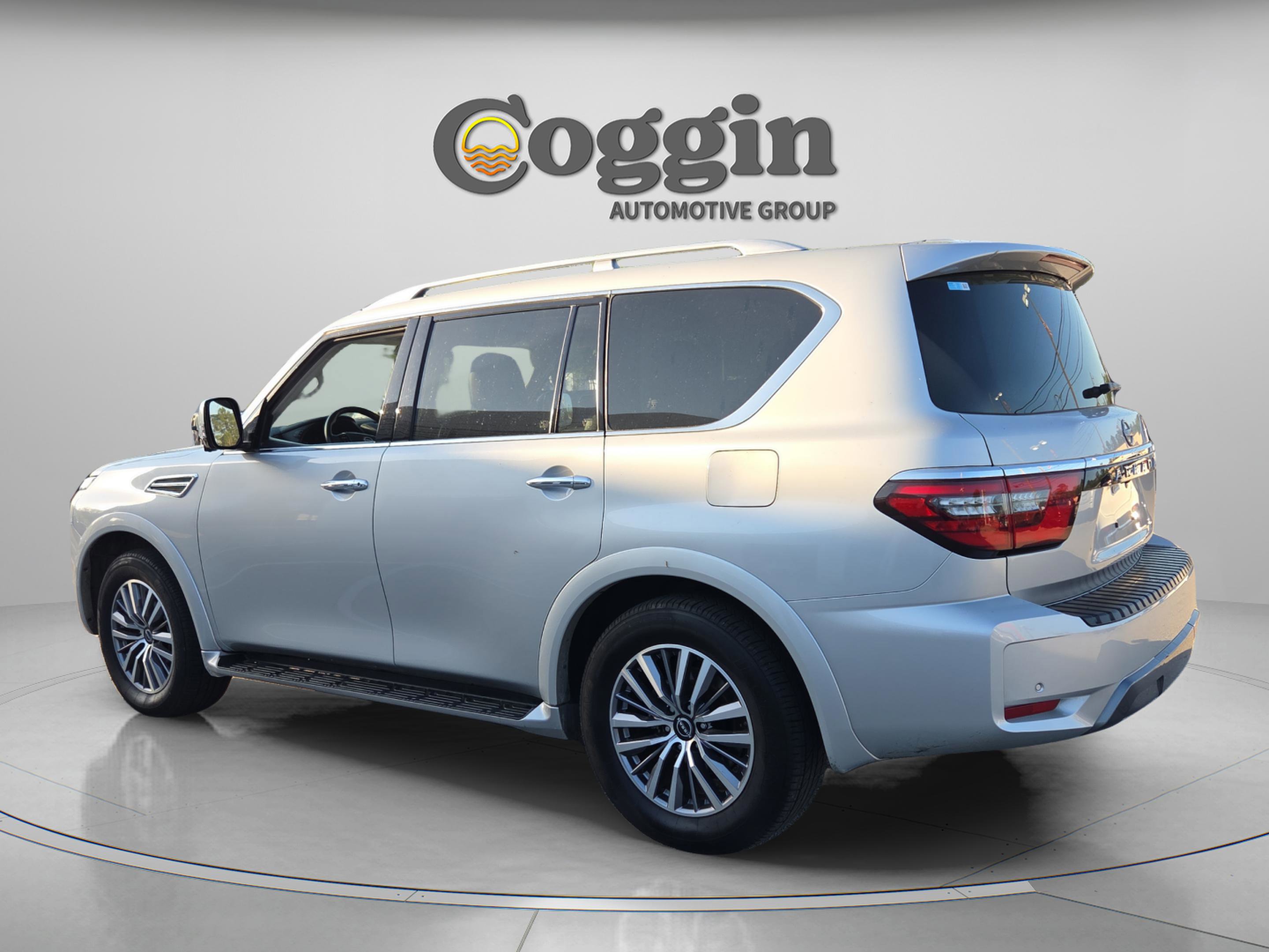 Used 2024 Nissan Armada SL w/ Captain's Chairs Package image 3