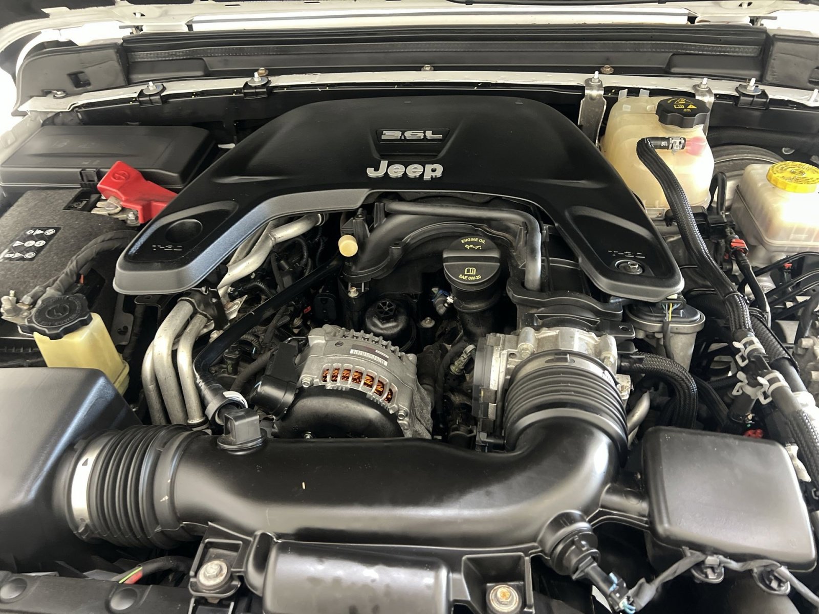 Used 2018 Jeep Wrangler Unlimited Sahara image 26