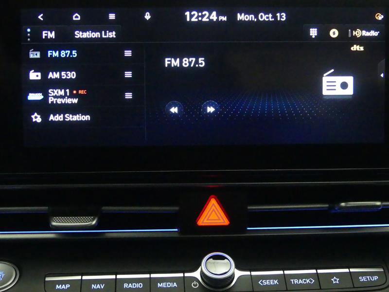 Used 2022 Hyundai Elantra Limited image 11