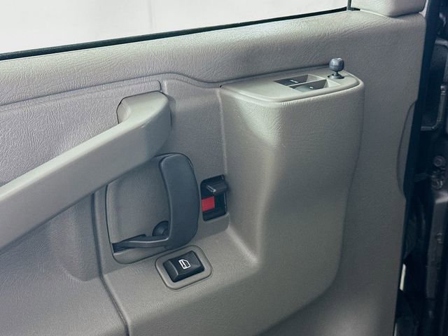 Used 2017 Chevrolet Express 2500 LT w/ LT Preferred Equipment Group image 17