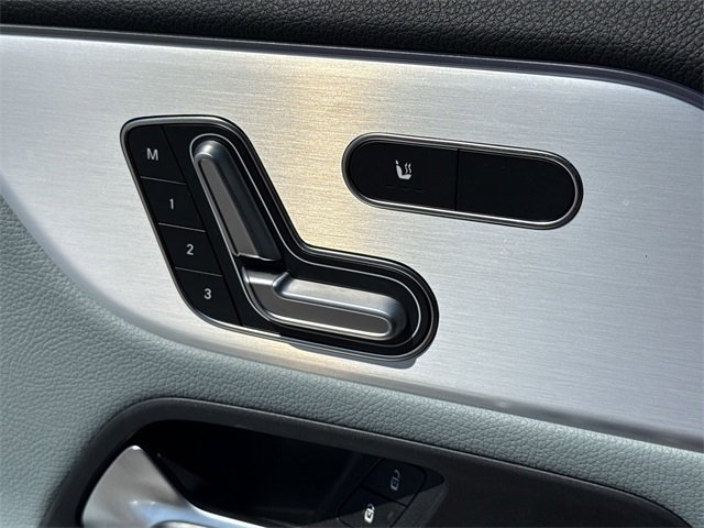 Used 2024 Mercedes-Benz GLA 35 AMG 4MATIC image 21